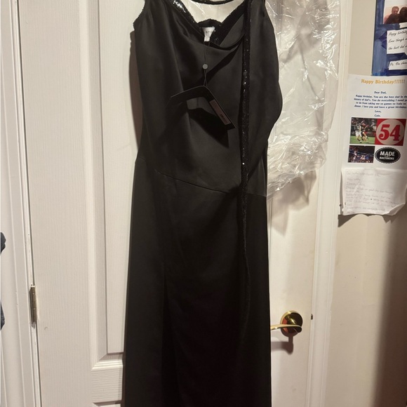 HALSTON NOMI GOWN IN SATIN & SEQUIN - Picture 8 of 11